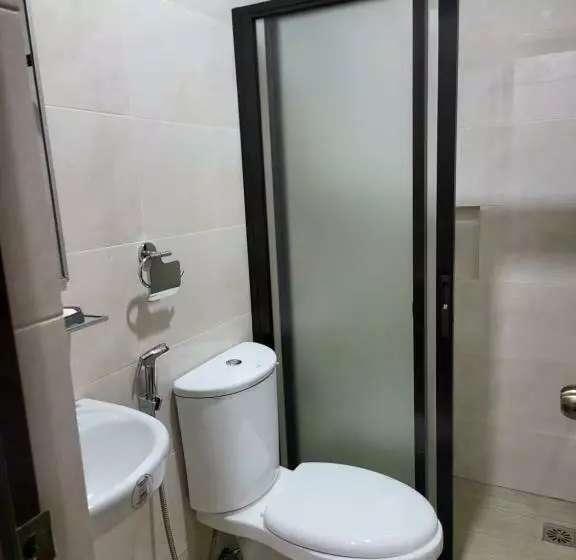 ユースホステル Dormitory Near Sm And S And R