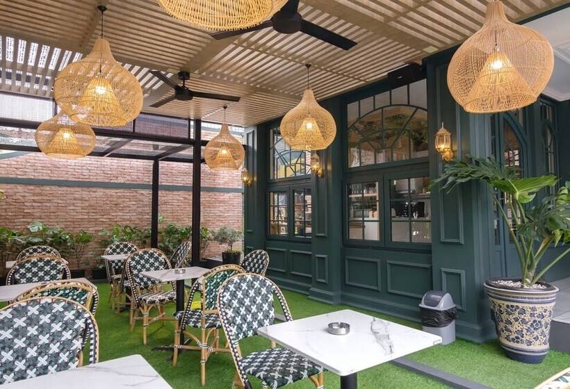 호텔 Casa Living Senopati