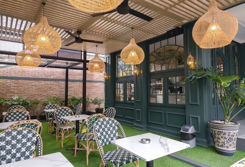 호텔 Casa Living Senopati