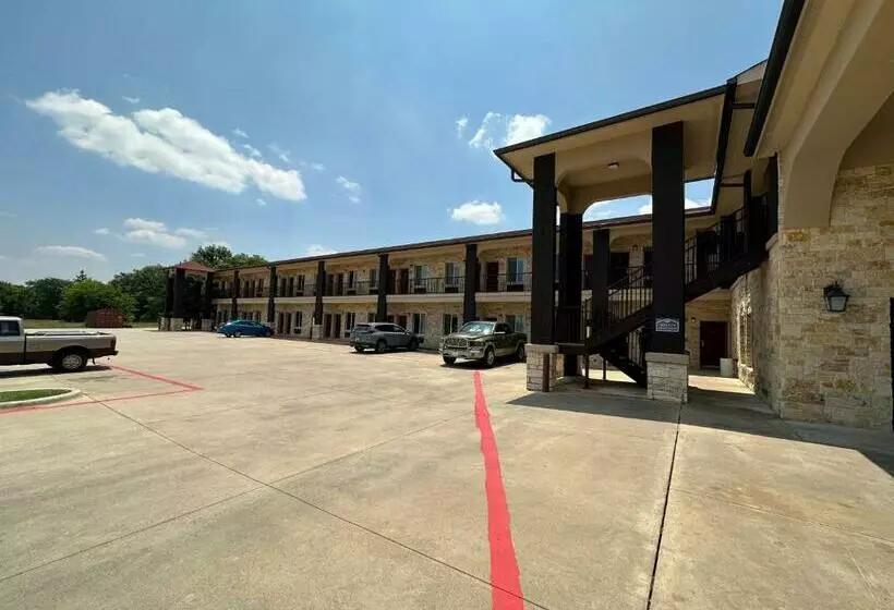 Hotelli Executive Inn And Suites