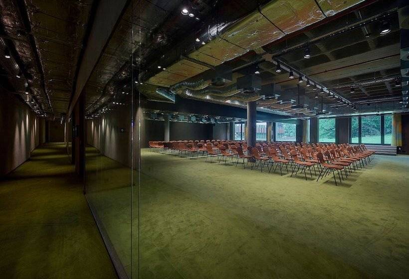 ホテル Mix Brussels   Gym & Wellness For Adults Only