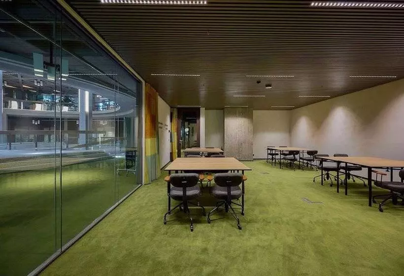 ホテル Mix Brussels   Gym & Wellness For Adults Only