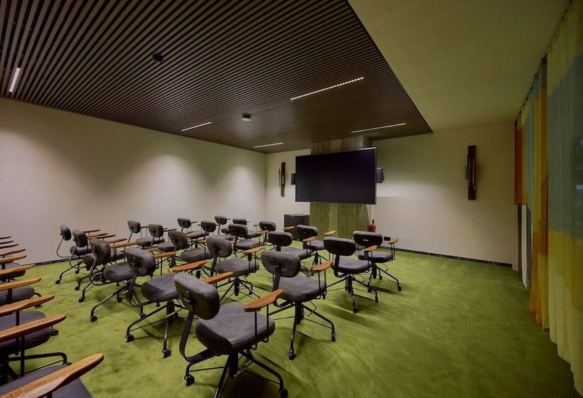 ホテル Mix Brussels   Gym & Wellness For Adults Only