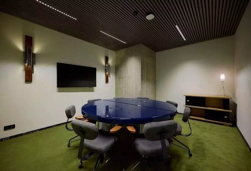 ホテル Mix Brussels   Gym & Wellness For Adults Only