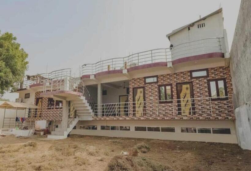 Отель Oyo 81219 Kamal