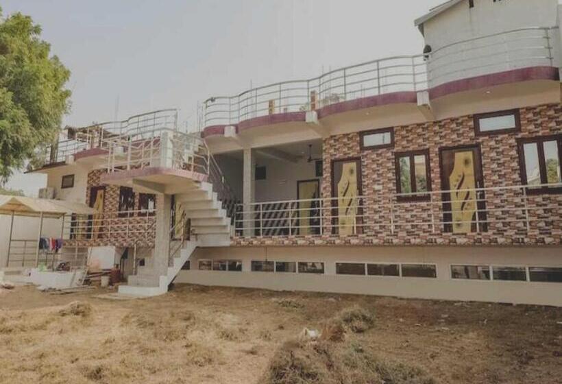 Отель Oyo 81219 Kamal