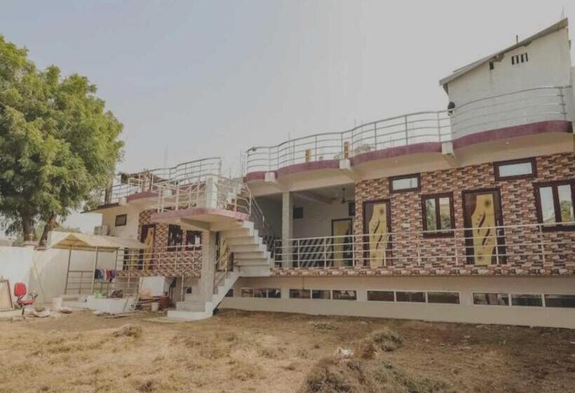 Отель Oyo 81219 Kamal