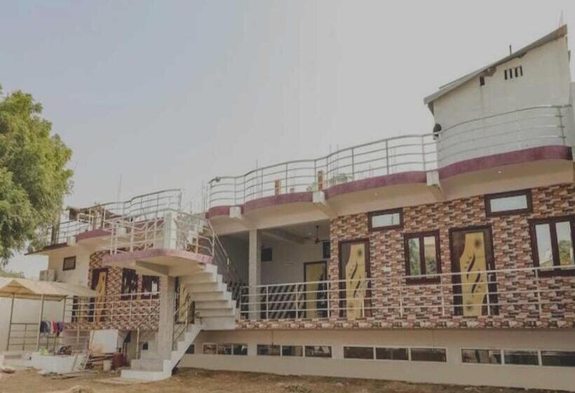 Отель Oyo 81219 Kamal