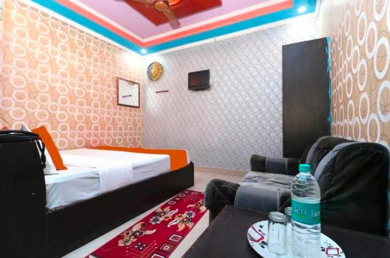 Отель Oyo 81219 Kamal