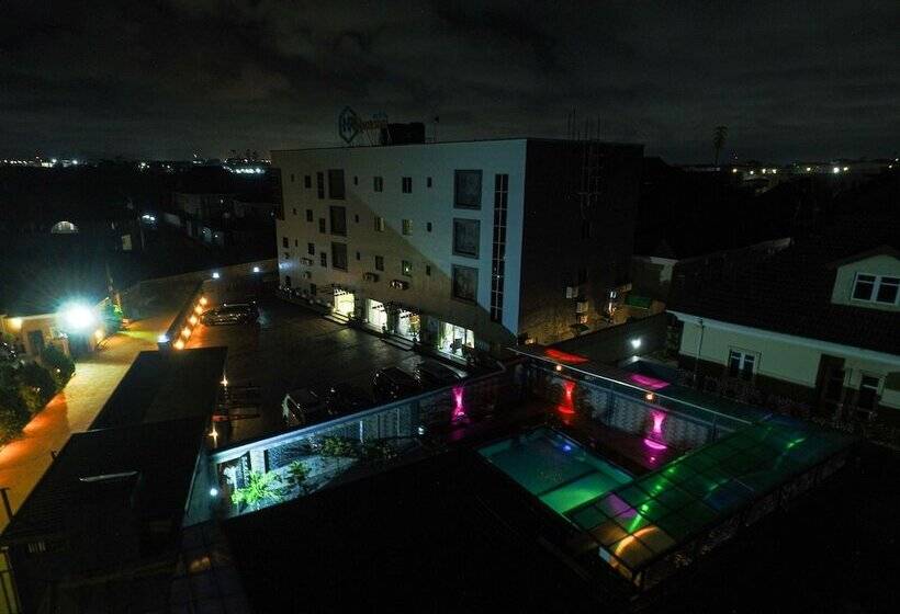 호텔 Romeneo Grand Royal