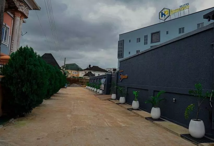 هتل Romeneo Grand Royal