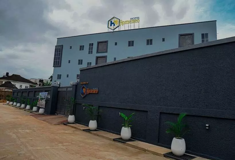 هتل Romeneo Grand Royal