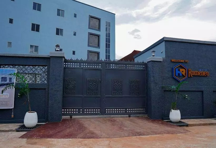 هتل Romeneo Grand Royal