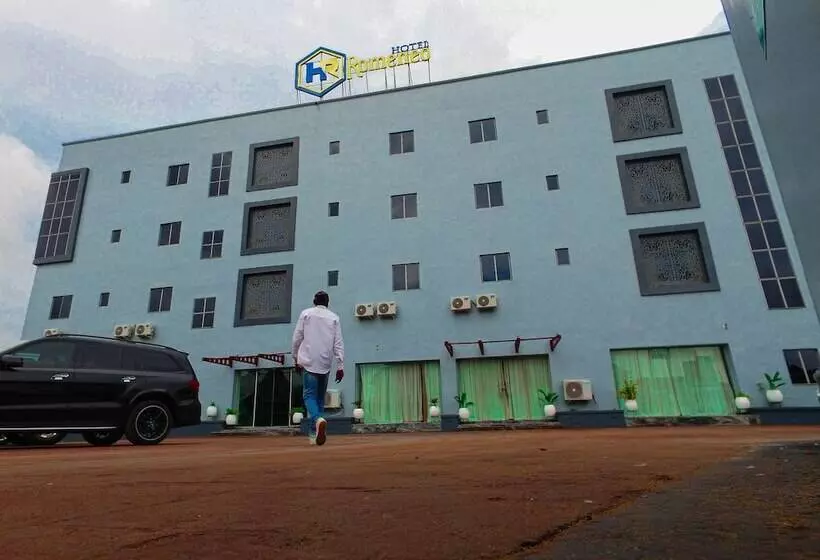 هتل Romeneo Grand Royal