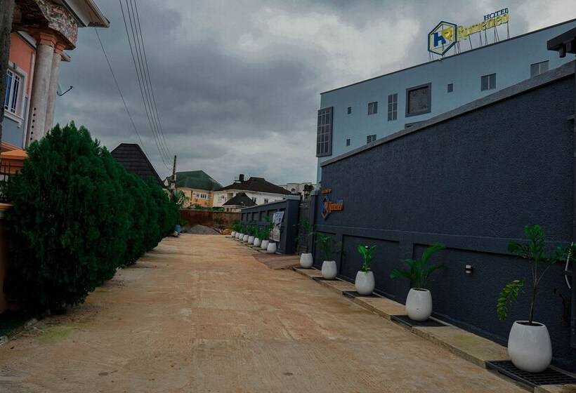 호텔 Romeneo Grand Royal