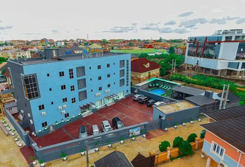 هتل Romeneo Grand Royal