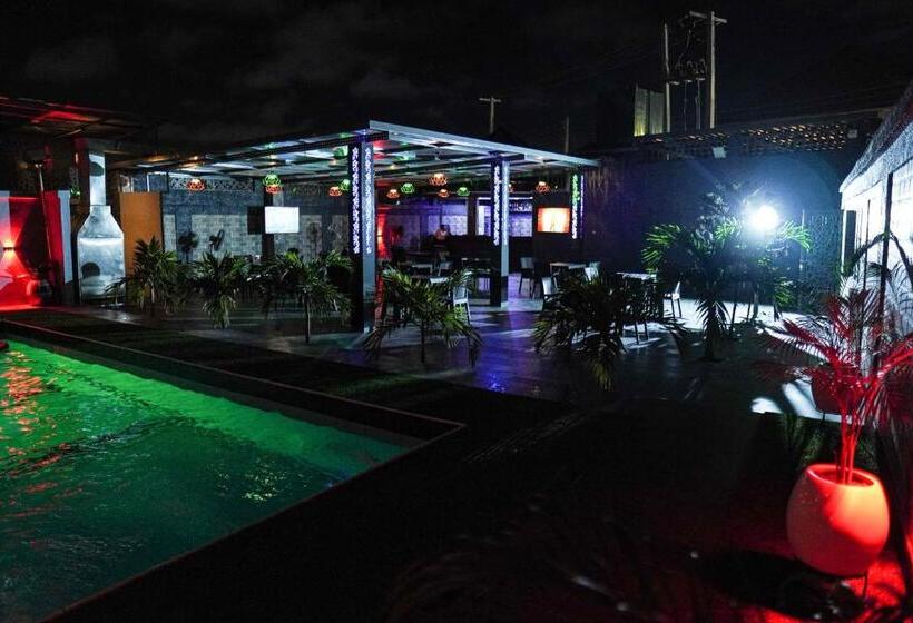 호텔 Romeneo Grand Royal