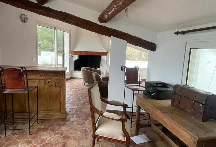 Lou Kif Hostel Votre Auberge En Camargue