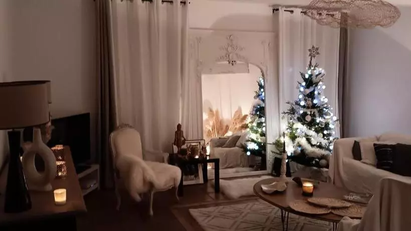 تختخواب و صبحانه La Maison Perchee