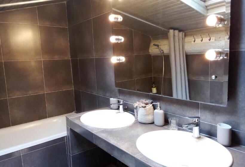 تختخواب و صبحانه La Maison Perchee