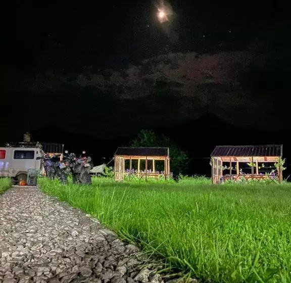 هتل Northern Peaks Guesthouse