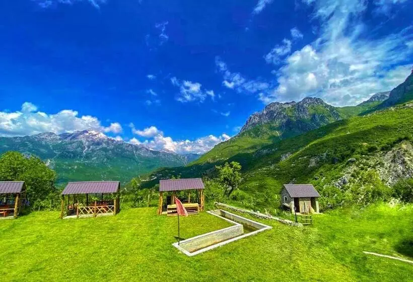 هتل Northern Peaks Guesthouse