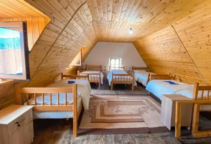 هتل Northern Peaks Guesthouse