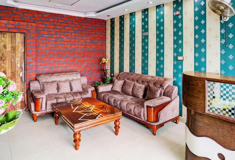 هتل Oyo Flagship 81356 J Banquets