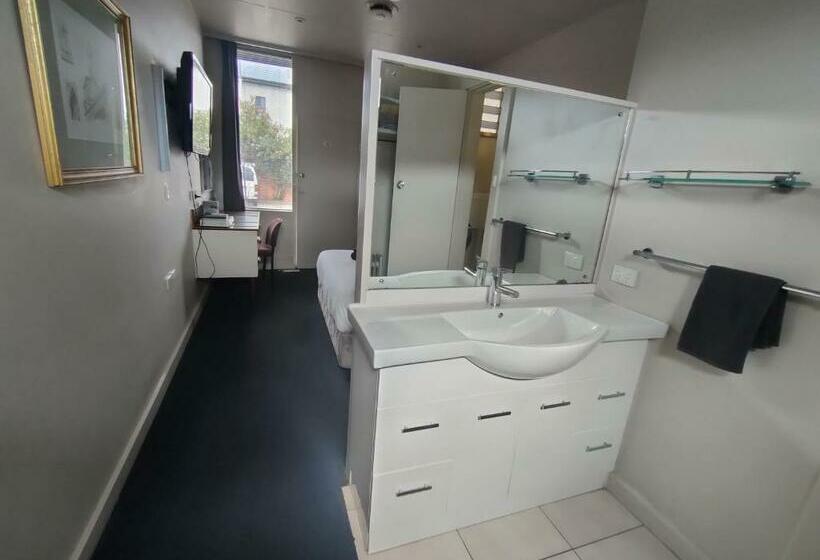 International Hotel Motel