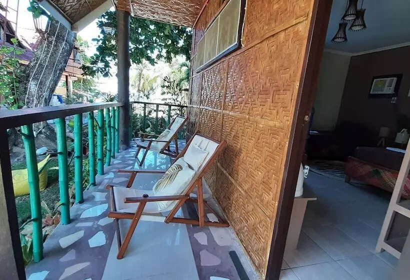 On Board Panglao Beach Hostel & Resort