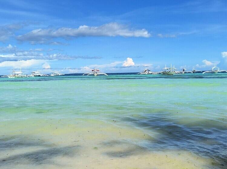 On Board Panglao Beach Hostel & Resort