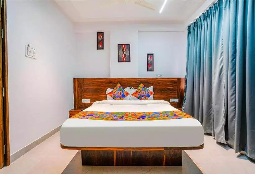 Fabhotel Crystal Inn   Nr Suvarndeep Chowk