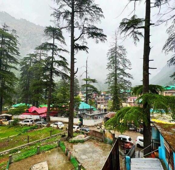 فندق Oyo Flagship 81303 Art Food Corner