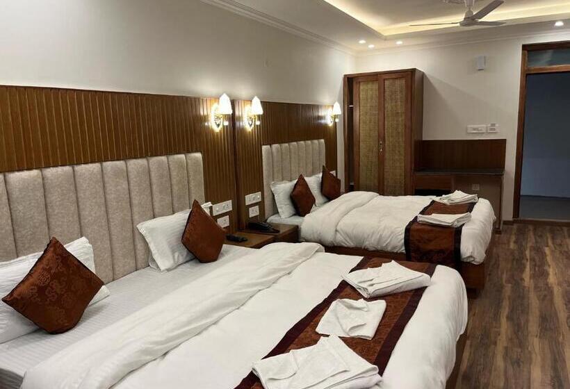 هتل Youthok Heritage