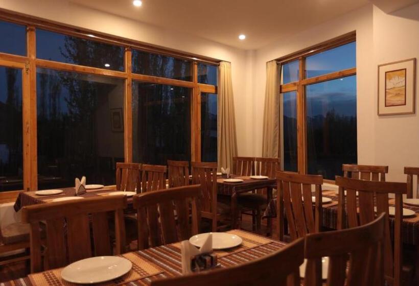 هتل Youthok Heritage