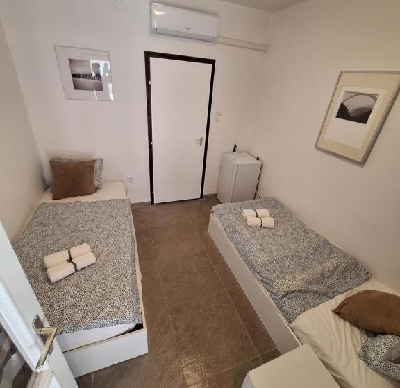 Пансион Aniiza Apartman