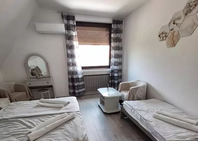 ペンション Aniiza Apartman