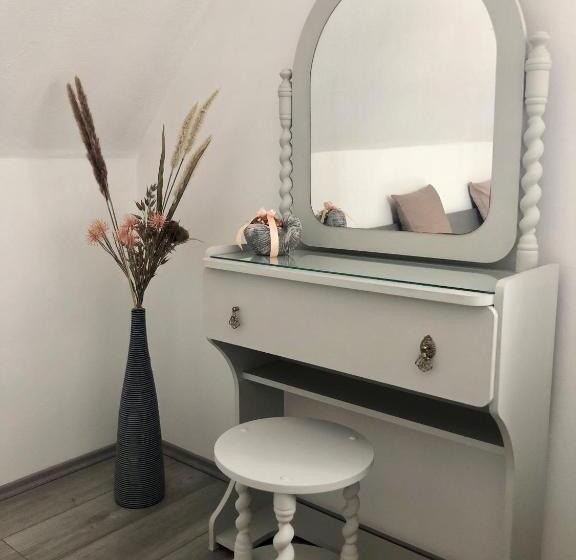 Пансион Aniiza Apartman