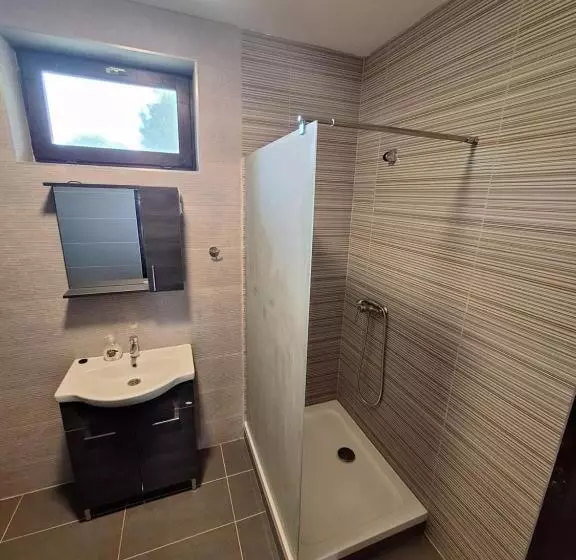 ペンション Aniiza Apartman