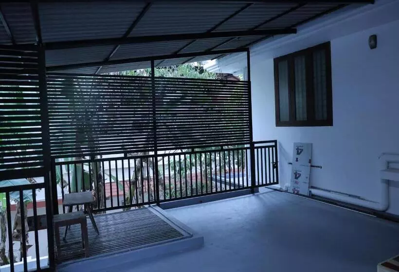 ペンション Malpans Mansion