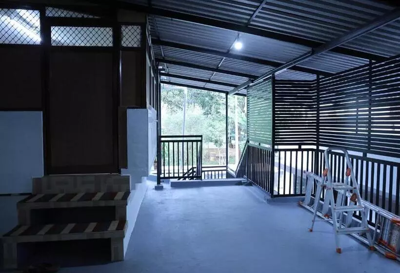 ペンション Malpans Mansion