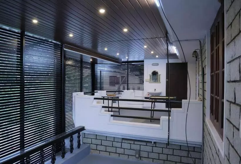 ペンション Malpans Mansion