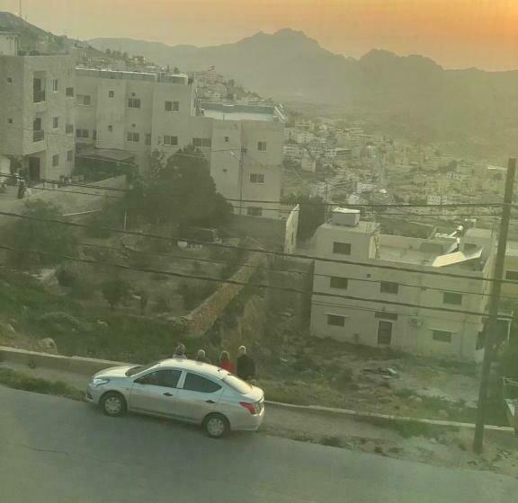 Petra Sunsets Hostel