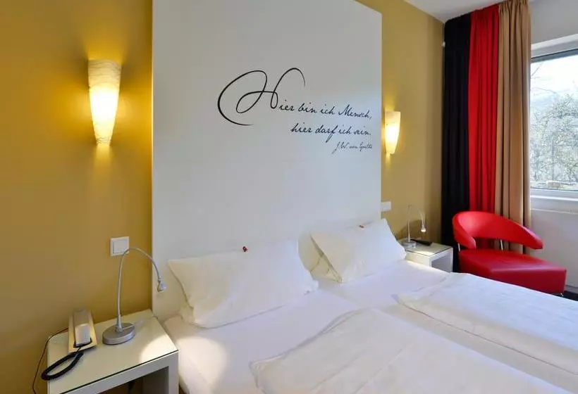 Hotelli Gästehaus Fliegendes Klassenzimmer