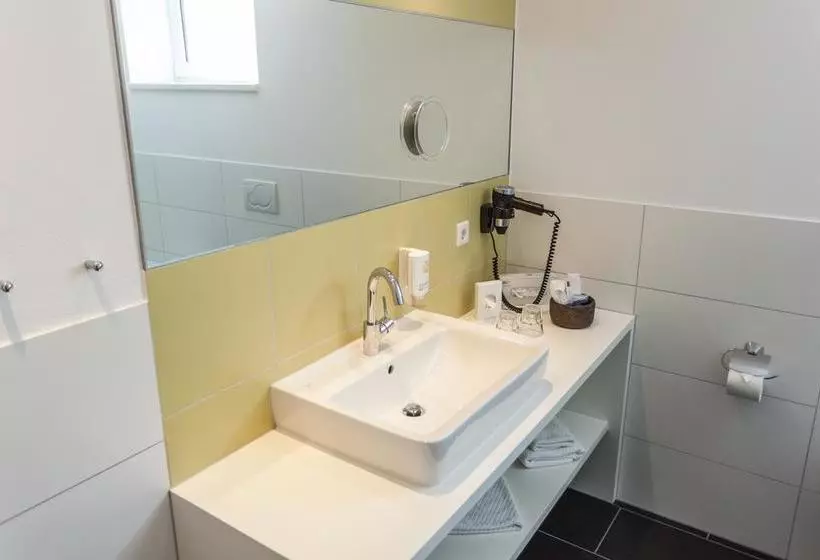 Hotelli Gästehaus Fliegendes Klassenzimmer