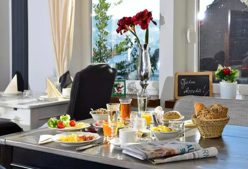 Hotelli Gästehaus Fliegendes Klassenzimmer