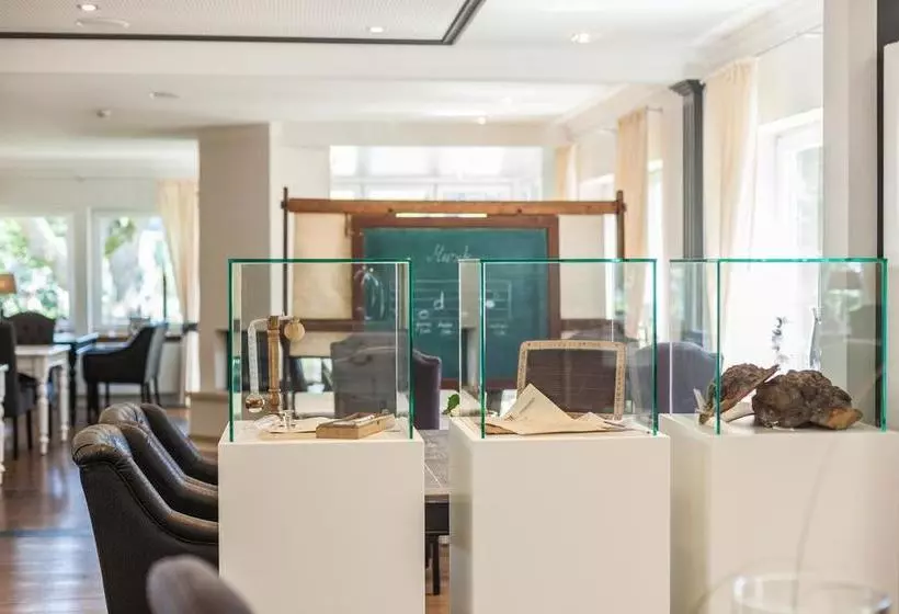 Hotelli Gästehaus Fliegendes Klassenzimmer