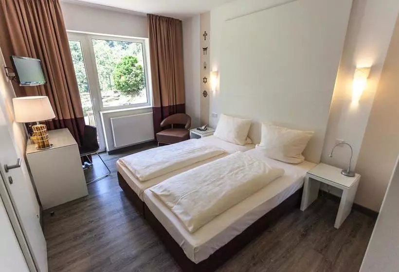 Hotelli Gästehaus Fliegendes Klassenzimmer