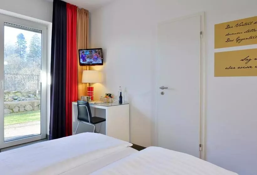 Hotelli Gästehaus Fliegendes Klassenzimmer