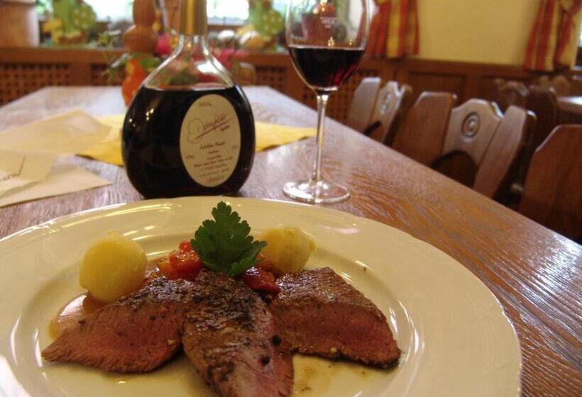 Hotel Gasthaus & Weingut Zum Stern